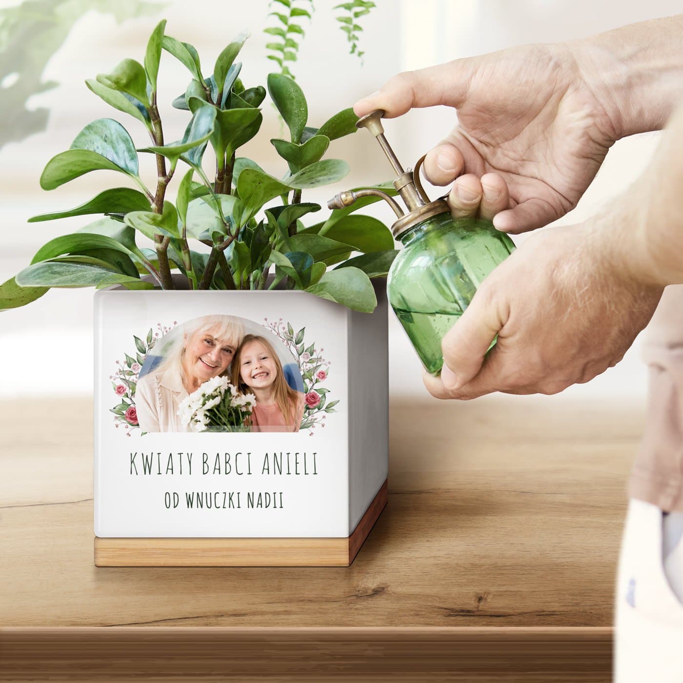 Personalizowana doniczka kwadratowa z Twoim zdjęciem dla babci
