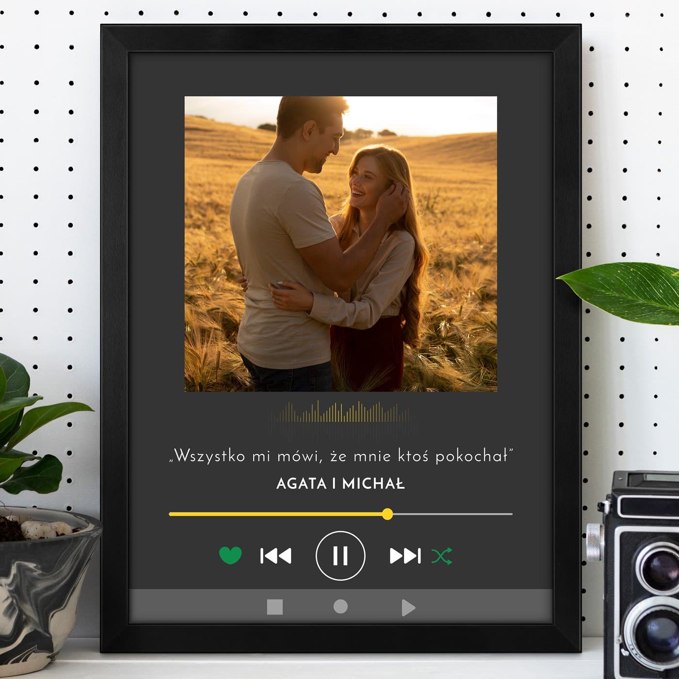 Plakat personalizowany ze zdjęciem i nadrukiem w ramce dla pary na ślub rocznicę parapetówkę