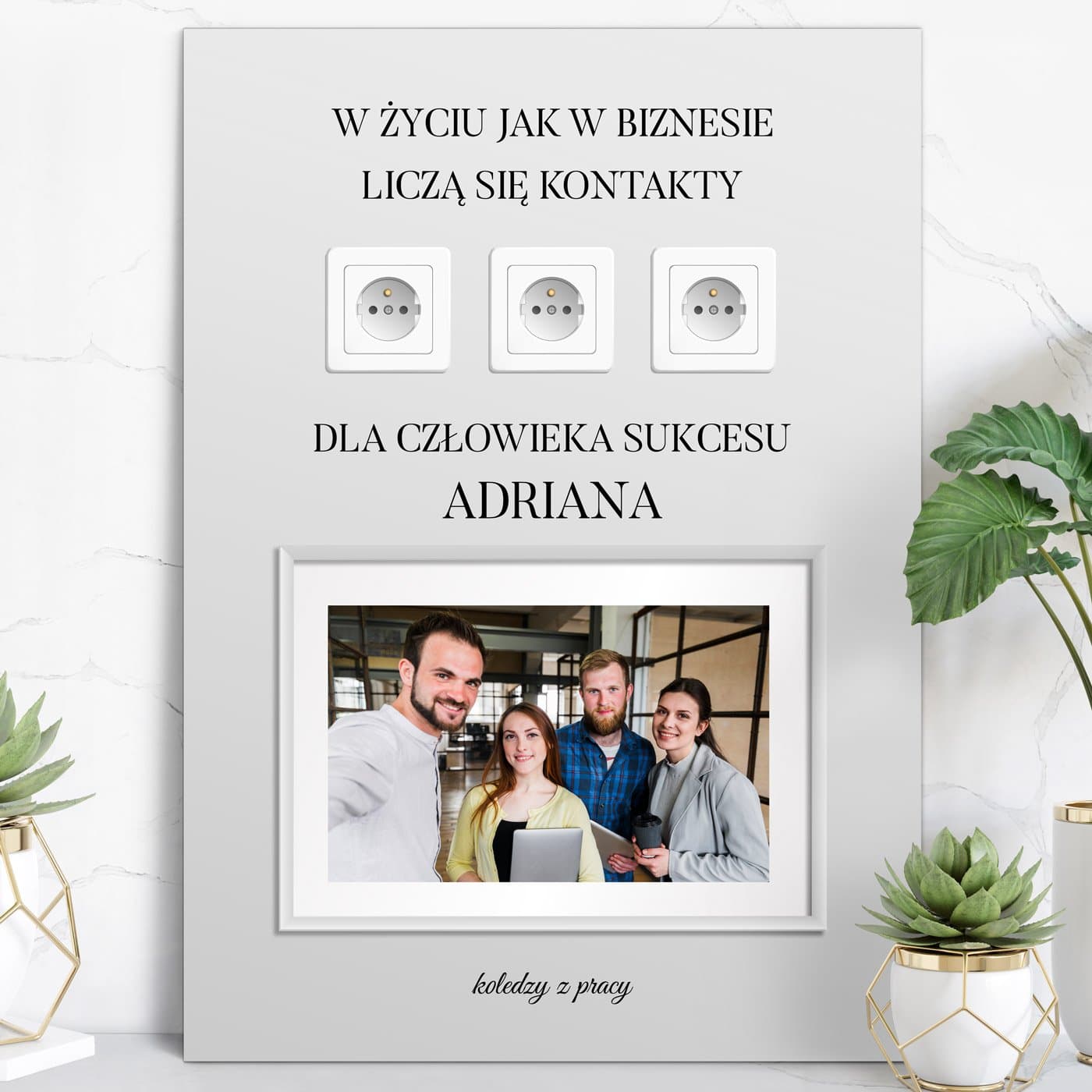 Plakat metalowy personalizowany L ze zdjęciem dla kolegi z okazji awansu w pracy