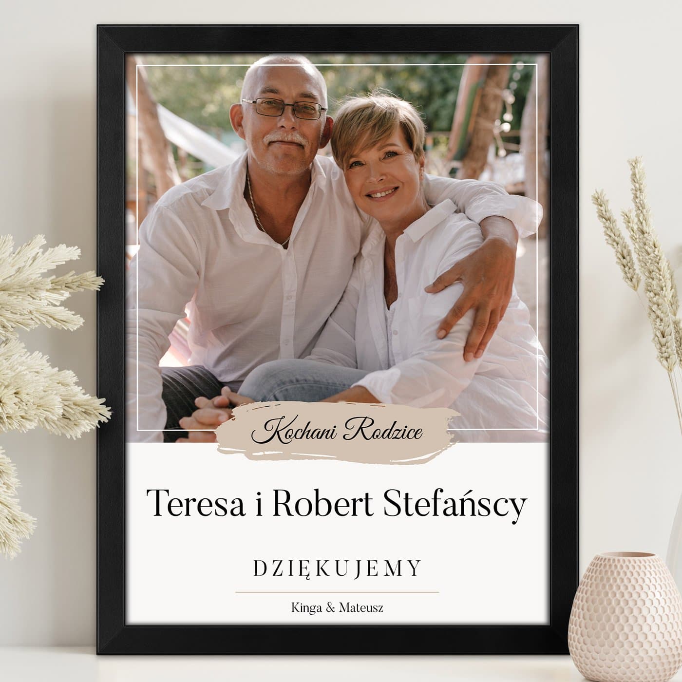 Plakat personalizowany ze zdjęciem w ramce z nadrukiem dla rodziców jako podziękowanie ślubne